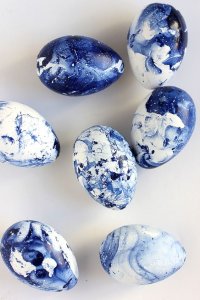 https://www.aliceandlois.com/diy-marbled-indigo-eggs/