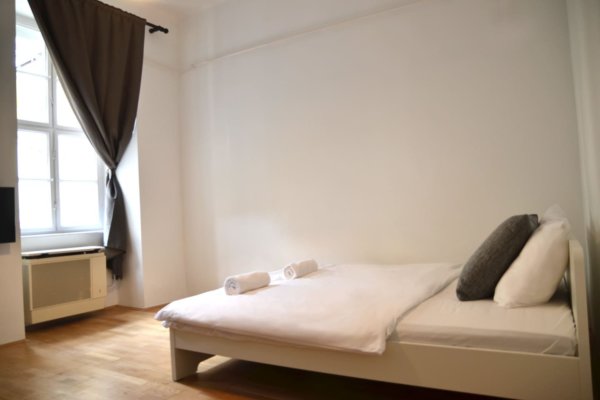 e1663c5e-cfe3-43c3-bfa1-369006e41c8b